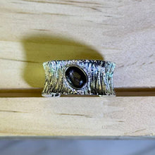 Load image into Gallery viewer, Hypersthene Adjustable Ring 金运石镶嵌活口戒指
