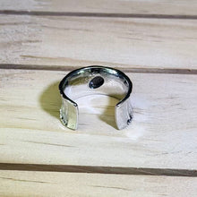 Load image into Gallery viewer, Hypersthene Adjustable Ring 金运石镶嵌活口戒指
