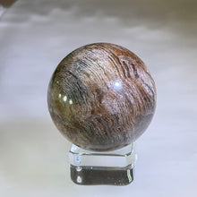 Load image into Gallery viewer, Phantom Quartz Sphere 幽灵水晶球
