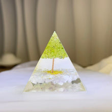 Load image into Gallery viewer, Peridot Tree of Life Resin Orgonite Tower 橄榄石生命之树滴胶奥根塔
