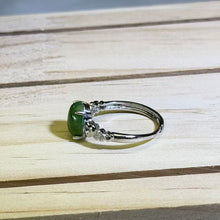 Load image into Gallery viewer, Green Nephrite Adjustable Ring 和田玉碧玉镶嵌活口戒指
