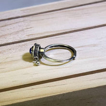 Load image into Gallery viewer, Lapis Lazuli Prayer Wheel Adjustable Ring 青金石镶嵌转经轮活口戒指
