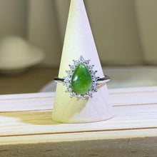 Load image into Gallery viewer, Green Nephrite Adjustable Ring 和田玉碧玉镶嵌活口戒指
