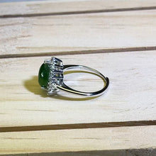 Load image into Gallery viewer, Green Nephrite Adjustable Ring 和田玉碧玉镶嵌活口戒指
