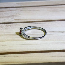 Load image into Gallery viewer, Red Almandine Garnet Adjustable Silver Ring 酒红石榴石镶嵌活口银戒指
