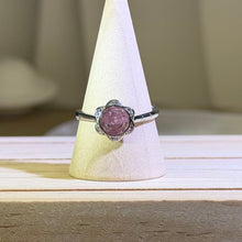 Load image into Gallery viewer, Pink Tourmaline Flower Adjustable Silver Ring 粉色碧玺花朵镶嵌活口银戒指
