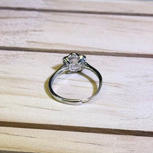 Load image into Gallery viewer, Pink Tourmaline Flower Adjustable Silver Ring 粉色碧玺花朵镶嵌活口银戒指
