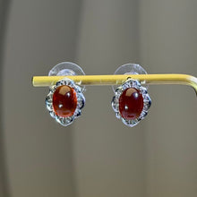 Load image into Gallery viewer, Orange Spessartine Garnet Silver Stud Earrings 橙红石榴石镶嵌银耳钉
