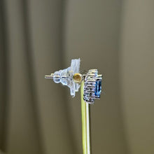 Load image into Gallery viewer, London Blue Topaz Silver Stud Earrings 伦敦蓝托帕石镶嵌银耳钉
