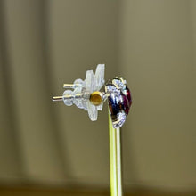 Load image into Gallery viewer, Red Almandine Garnet Silver Stud Earrings 酒红石榴石镶嵌耳钉
