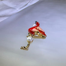 Load image into Gallery viewer, White Freshwater Pearl Flamingo Brooch 白色淡水珍珠火烈鸟胸针
