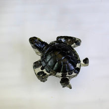 Load image into Gallery viewer, Obsidian Resin Sea Turtle Figurine 黑曜石滴胶海龟摆件
