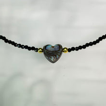 Load image into Gallery viewer, Abalone Paua Shell Heart Black Spinel Necklace 鲍贝爱心黑尖晶石项链
