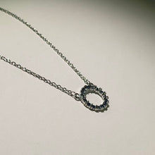 Load image into Gallery viewer, Blue Sapphire Circle Necklace 蓝色蓝宝石圆环项链
