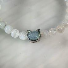 Load image into Gallery viewer, Moonstone Beaded Bracelet with Aquamarine Cat Head 月光石海蓝宝猫头手串
