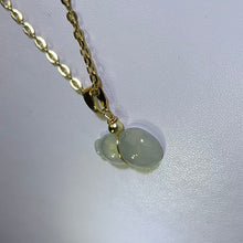 Load image into Gallery viewer, Light Green Jadeite Gourd Necklace 晴绿翡翠葫芦项链
