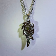 Load image into Gallery viewer, Peridot Radiant Swirl Necklace 橄榄石旋彩项链
