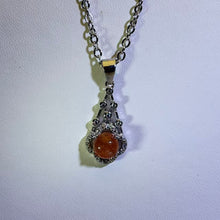 Load image into Gallery viewer, Golden Strawberry Quartz Tiered Pendant Necklace 金色草莓晶三层点缀吊坠项链
