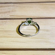 Load image into Gallery viewer, Green Nephrite Jade Claddagh Heart Ring 和田玉碧玉克拉达爱心戒指
