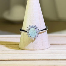 Load image into Gallery viewer, Green Tourmaline Sunburst Halo Ring 绿色碧玺向日葵花簇戒指
