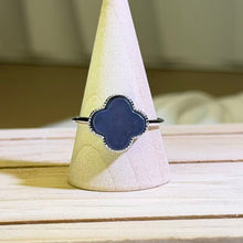 Load image into Gallery viewer, Smoky Purple Nephrite Clover Ring 烟紫和田玉四叶草戒指

