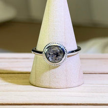 Load image into Gallery viewer, Biotite Quartz Beaded Solitaire Ring 黑云母水晶珠点简约戒指
