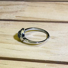 Load image into Gallery viewer, Biotite Quartz Beaded Solitaire Ring 黑云母水晶珠点简约戒指
