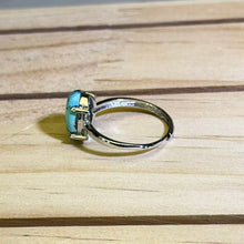 Load image into Gallery viewer, Blue Turquoise Solitaire Ring 蓝色绿松石简约戒指
