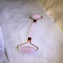 Load image into Gallery viewer, Double-headed Rose Quartz Roller 粉水晶双头按摩滚轮
