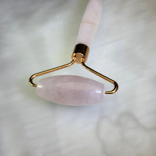 Load image into Gallery viewer, Double-headed Rose Quartz Roller 粉水晶双头按摩滚轮
