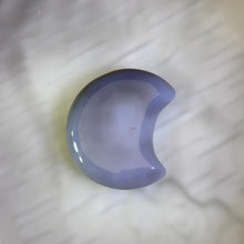 Load image into Gallery viewer, Grey Agate Druzy Moon Figurine 晶洞灰玛瑙月亮摆件
