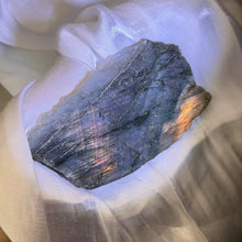 Load image into Gallery viewer, Labradorite Polished Specimen 拉长石半原石摆件
