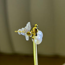 Load image into Gallery viewer, White Freshwater Pearl Bow Stud Earrings 白色淡水珍珠蝴蝶结耳钉
