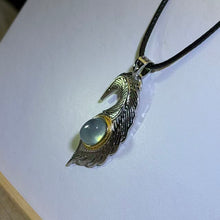 Load image into Gallery viewer, Aquamarine Feather Pendant Necklace 海蓝宝羽毛吊坠项链
