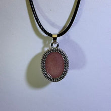 Load image into Gallery viewer, Red Strawberry Quartz Vintage Style Pendant Necklace 红色草莓晶复古吊坠项链
