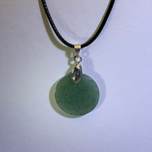 Load image into Gallery viewer, Green Strawberry Quartz Round Disk Pendant Necklace 绿色草莓晶圆牌吊坠项链
