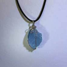 Load image into Gallery viewer, Aquamarine Raw Stone Wire-Wrapped Pendant Necklace 海蓝宝原石绕线吊坠项链
