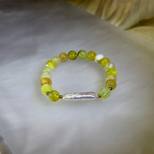 Load image into Gallery viewer, Golden Prehnite Baroque Pearl Bracelet 金色葡萄石巴洛克珍珠手串
