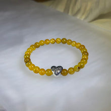 Load image into Gallery viewer, Amber Heart Amulet Bracelet 琥珀蜜蜡悦心爱心手串
