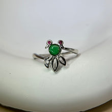 Load image into Gallery viewer, Green Jade Goldfish Adjustable Ring 糯种苹果绿翡翠镶嵌金鱼活口戒指
